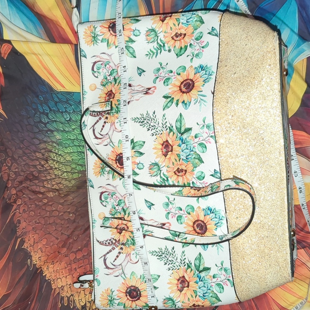 Well Used Kate Spade 🌻 Tote - Picture 6 of 17